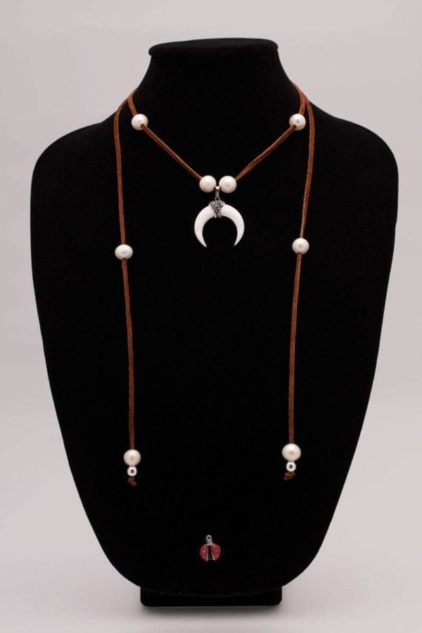 Long Leather Pearl Lariat Necklace, Boho-Chic, Adjustable choker, Shell and diamanté pendant