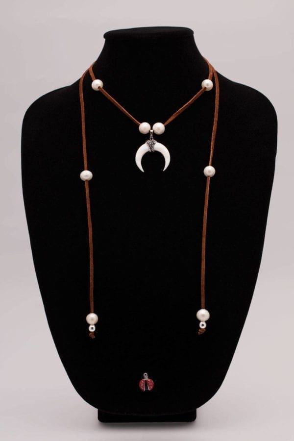 Long Leather Pearl Lariat Necklace, Boho-Chic, Adjustable choker, Shell and diamanté pendant