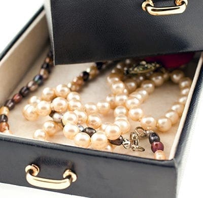 How Are Pearls Made? What Are Cultured Pearls? Pearl Colors & Grading